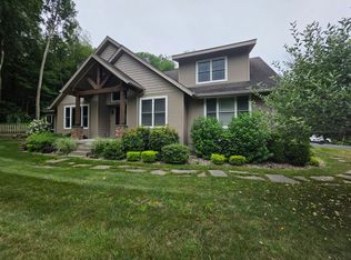 3 Laura Ct, Poughquag, NY 12570