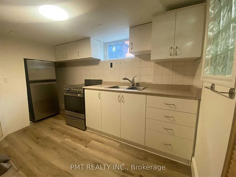41 Park St #LOWER — Photo 4