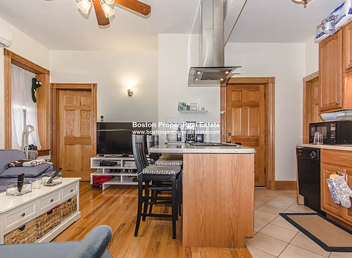 Building Photo - 97 Myrtle St #6