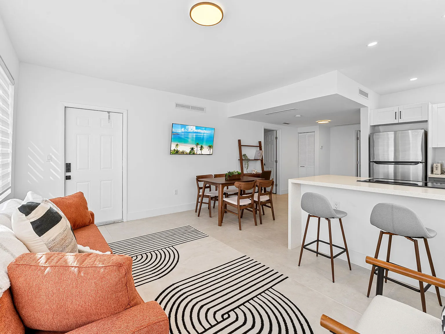 2 bed, 760 sqft, $3,300 — Photo 3