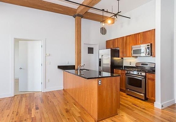 3rd image of 589 Essex St Unit 305