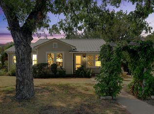 611 N Adams St, Fredericksburg, TX 78624