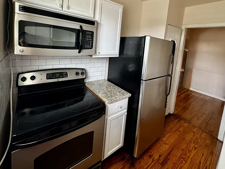 946 W Magnolia Ave #4 — Photo 4