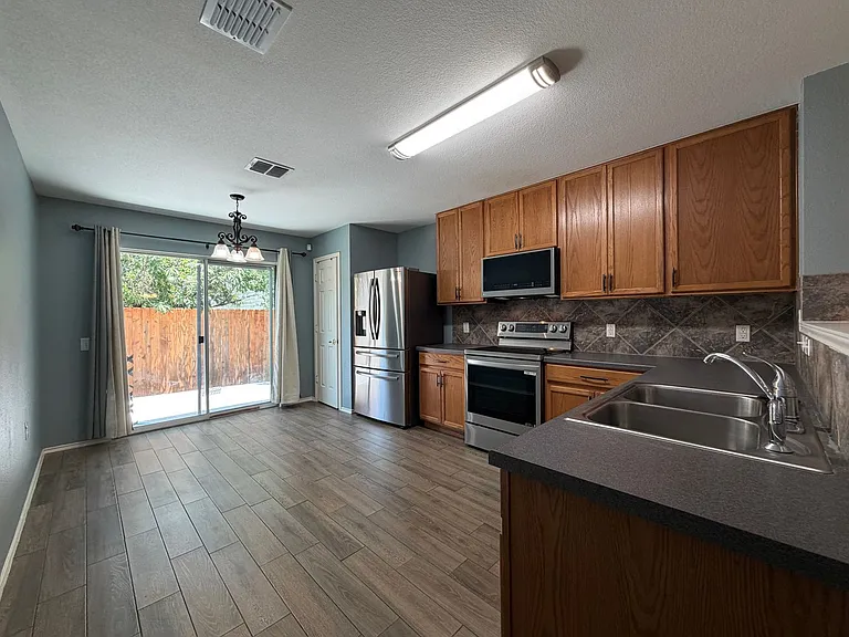 8612 Deja Ave — Photo 6