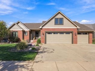8922 W Westlakes Ct, Wichita, KS 67205