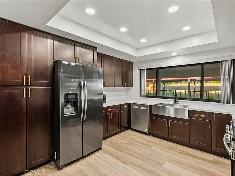 9724 Bothwell Rd — Photo 33