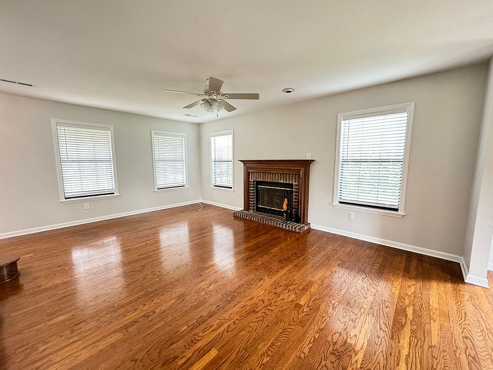 2nd image of 1123 Lane Dr