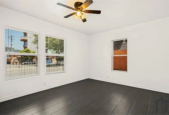 881 W Grand Ave #B