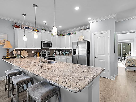 4th image of 148 Garden City Retreat Dr.