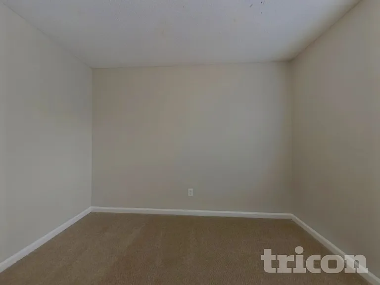 305 Madeline Way — Photo 10
