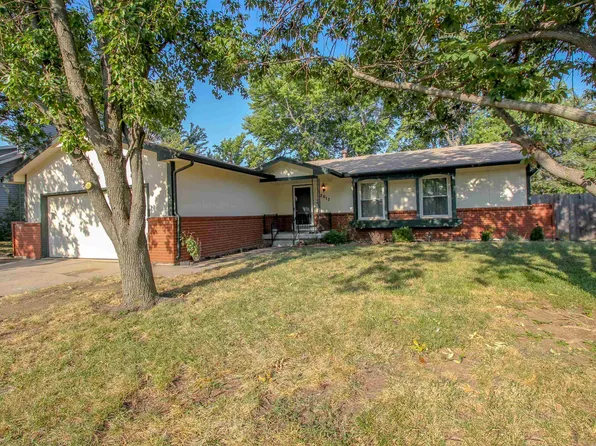 2017 S Flynn St, Wichita, KS 67207