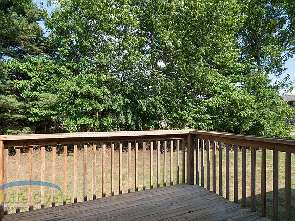 2nd image of 5980 Clear Pointe Dr SE