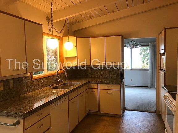 5th image of 3308 Edgewood Dr