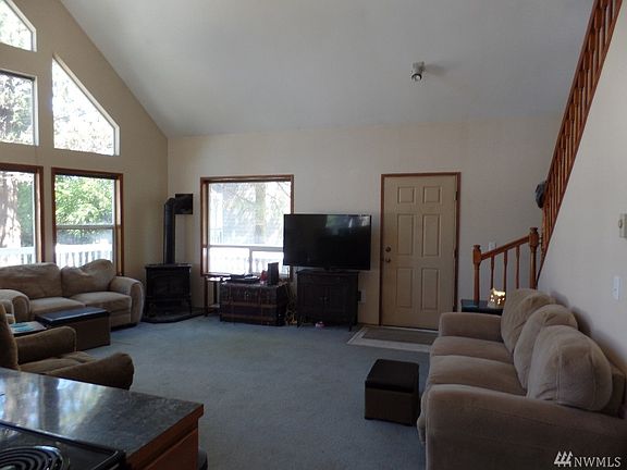 5th image of 304 Sand Dune Ave NW