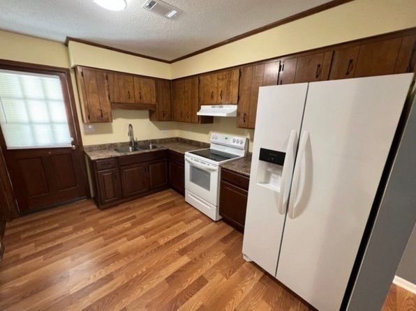 4023 Pebblebrook Ct #A