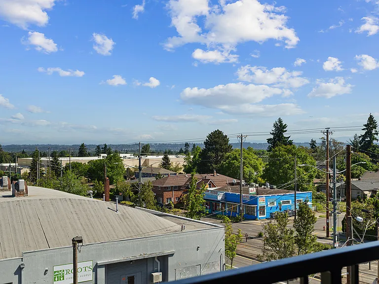 Evergreen Peak Apartments — Photo 40