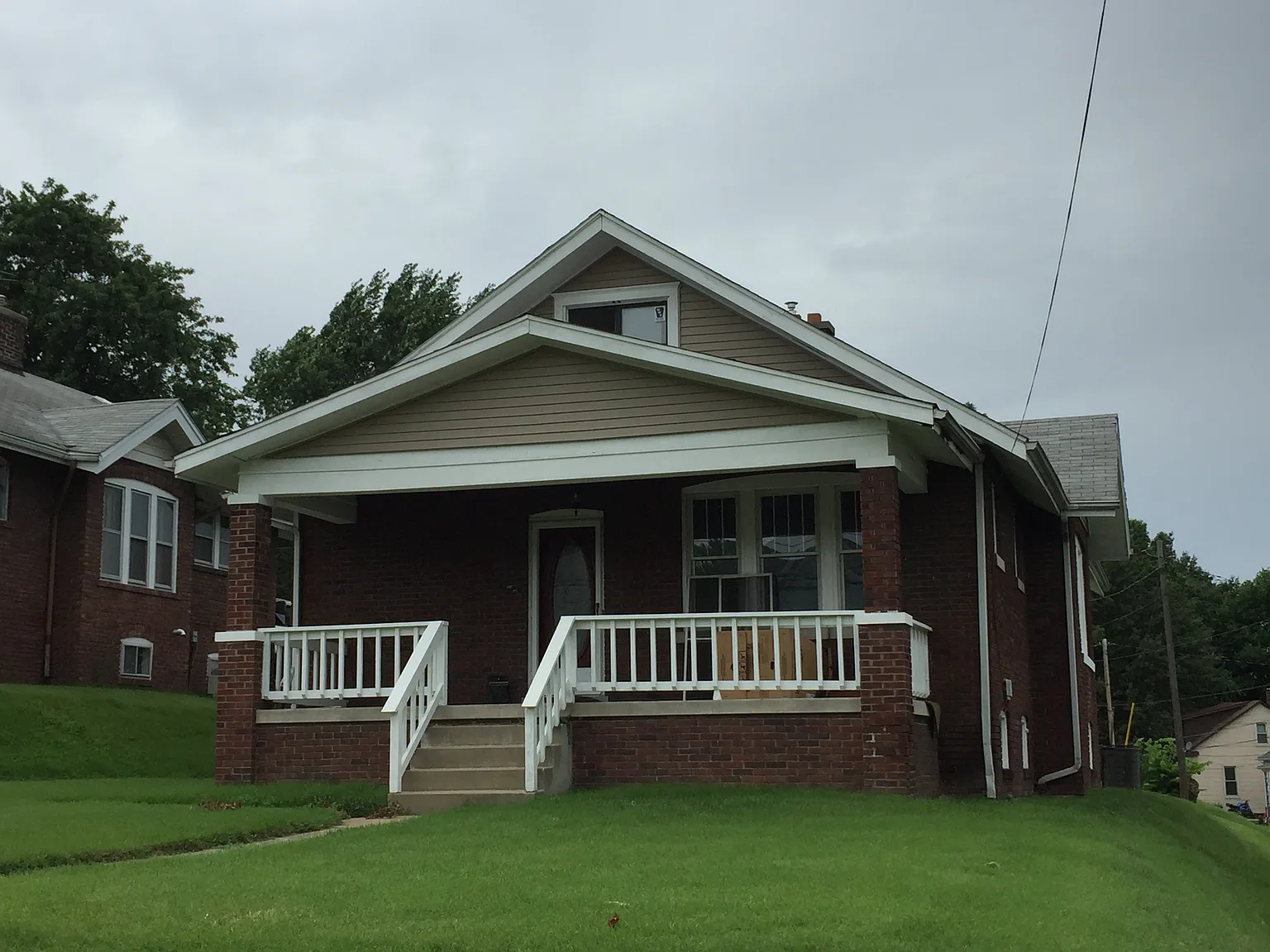 609 Centreville Ave photo 1