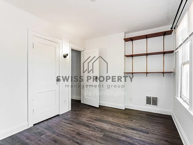 1339 E Kossuth St — Photo 11