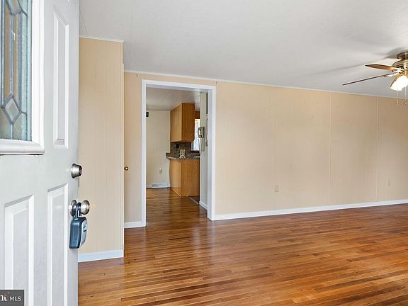 4th image of 335 Camp Meeting Ground Rd