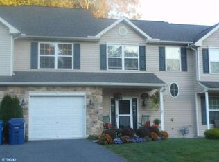 25 Colin Ct, Reading, PA 19606