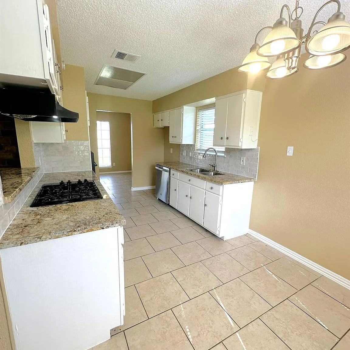 3 bed, 2.0 bath, 1742 sqft, $1,775 — Photo 3