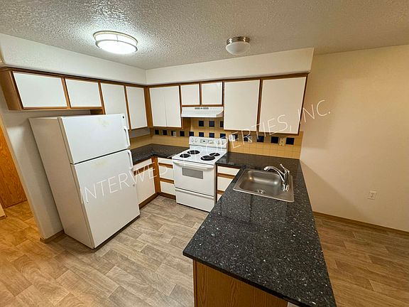 3rd image of 9931 NE Prescott St APT 6