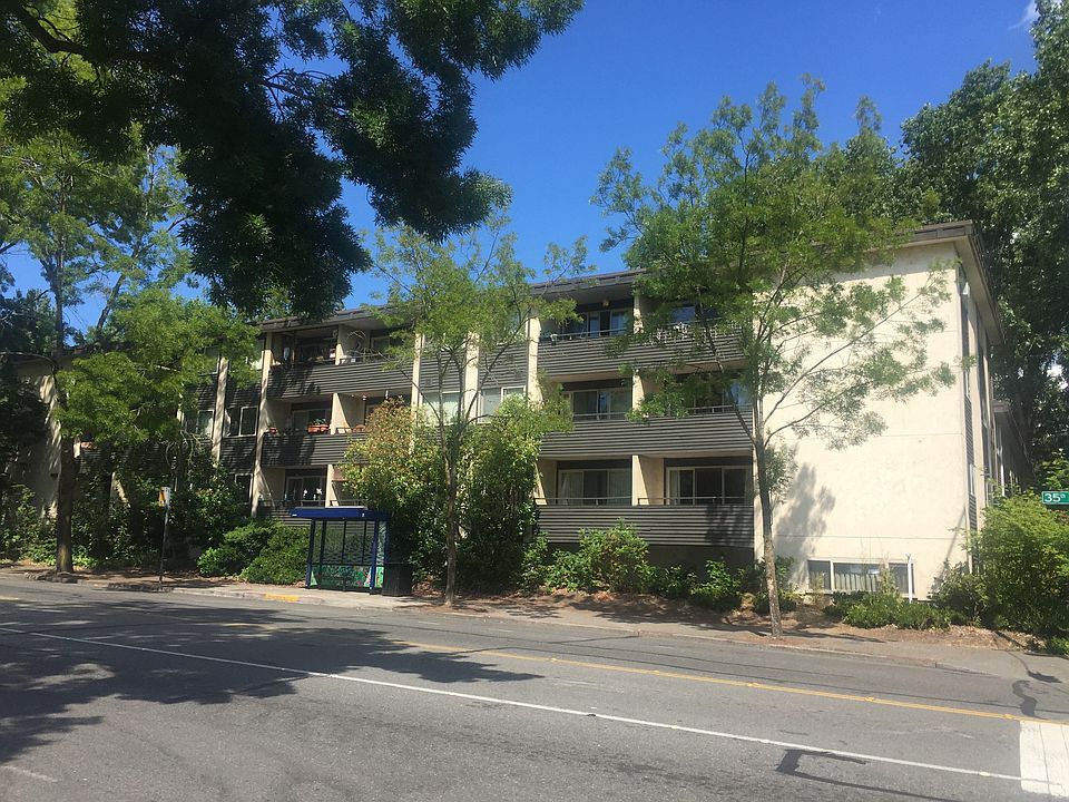 1st image of 11002 35th Ave NE APT 304