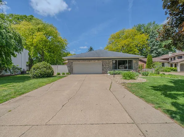 3415 Stonyridge Dr, Sandusky, OH 44870