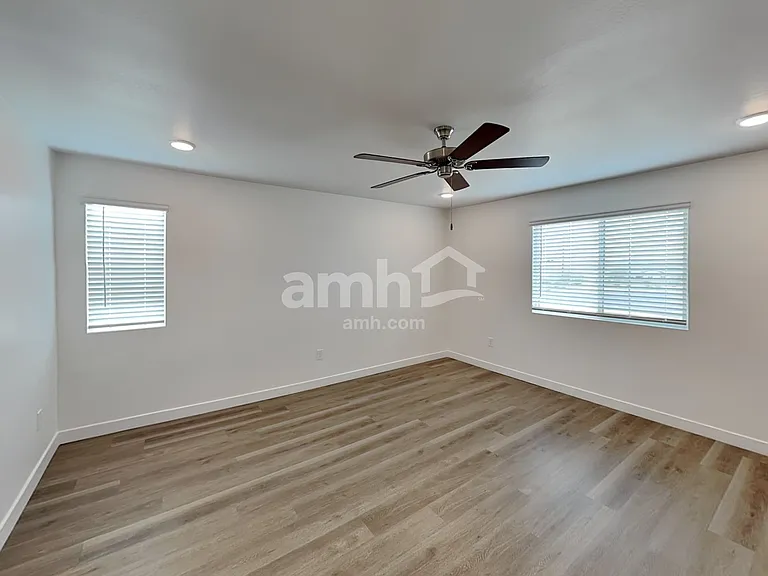 6975 N 125th Dr — Photo 11