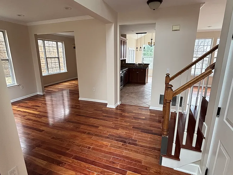 312 Winding Hill Dr — Photo 5