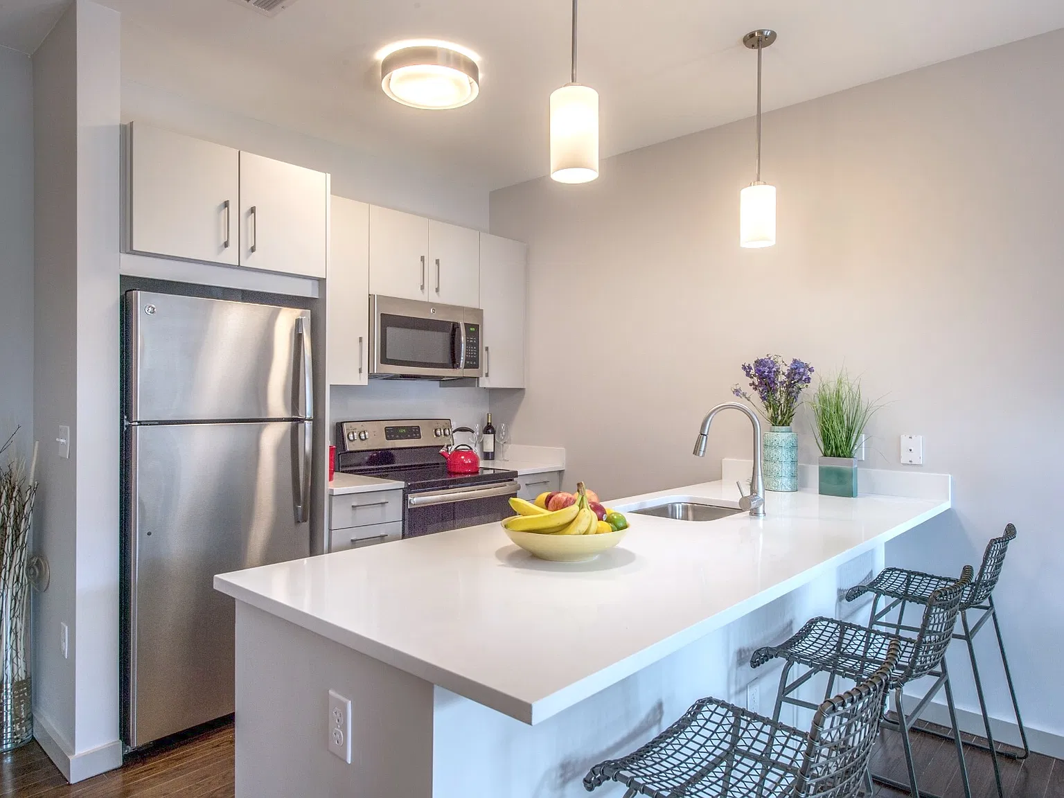 1 bed, 700 sqft, $3,550 — Photo 2