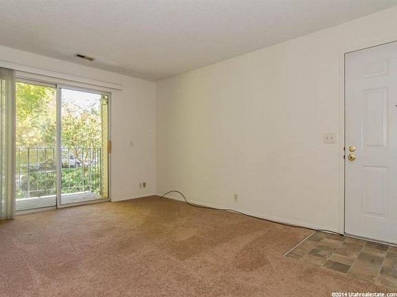 3rd image of 1096 E Quail Dr