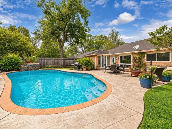 5931 Spellman Rd, Houston, TX 77096
