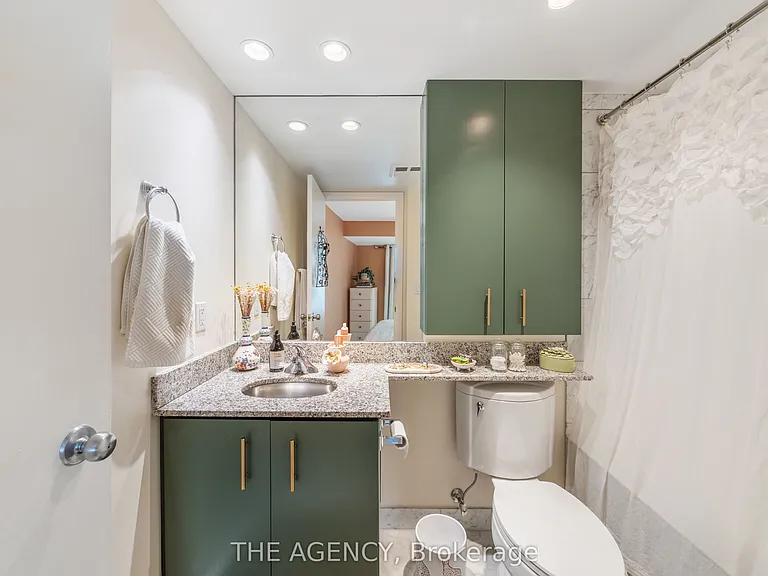 8 Park Rd #3301 — Photo 24