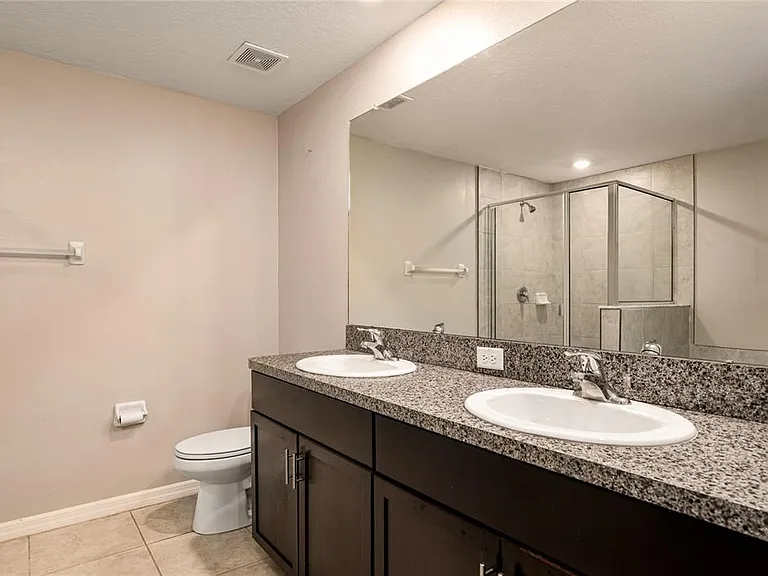 724 Royal Empress Dr — Photo 28