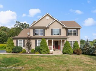 200 Windsor Way, Moscow, PA 18444