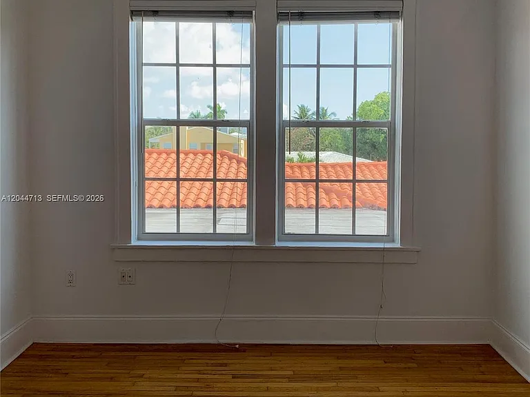 4349 Sheridan Ave #8 — Photo 3