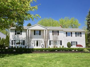 1 Woodstock Pl, Freehold, NJ 07728