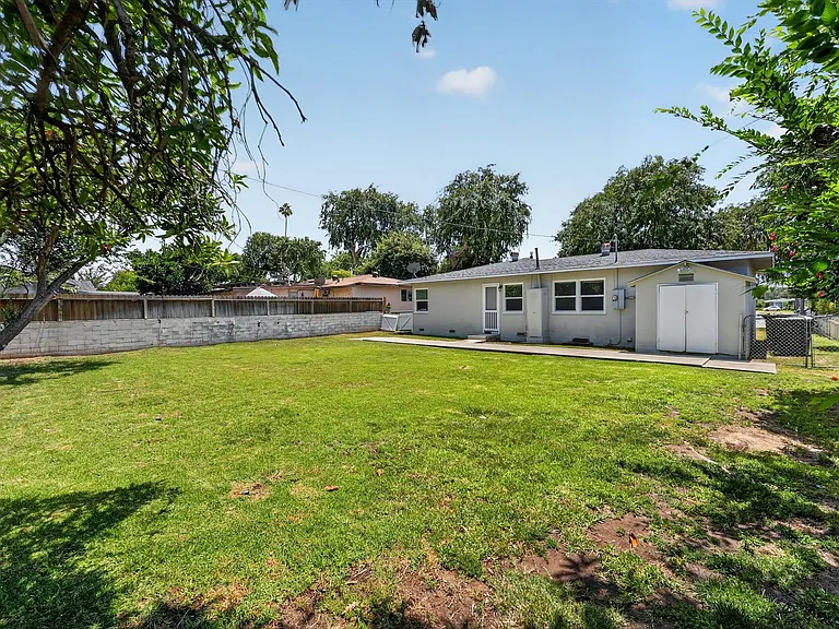 1737 Jacaranda Pl — Photo 21