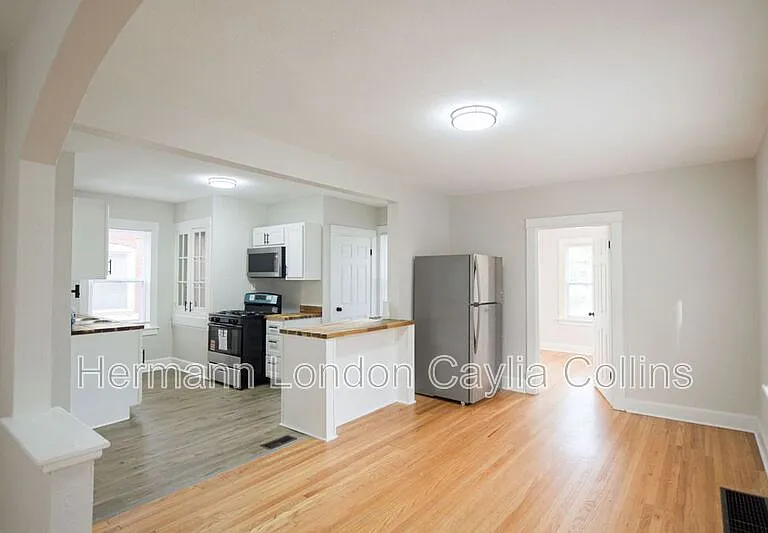 3424 Lucas And Hunt Rd — Photo 5