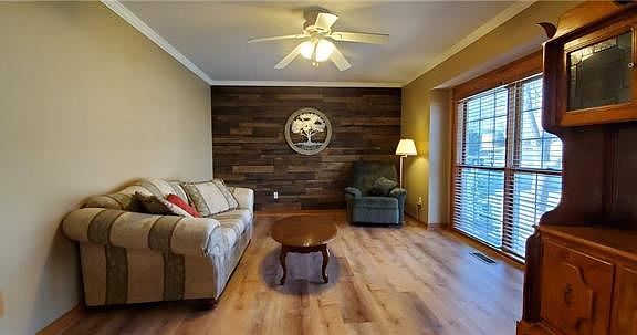 5th image of 8657 Greenway Ln