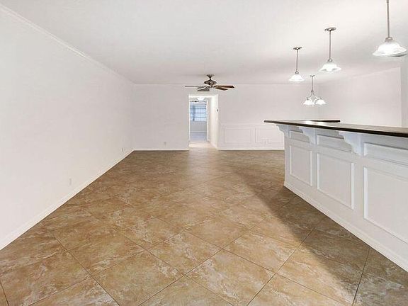 5th image of 1080 North Drive #B