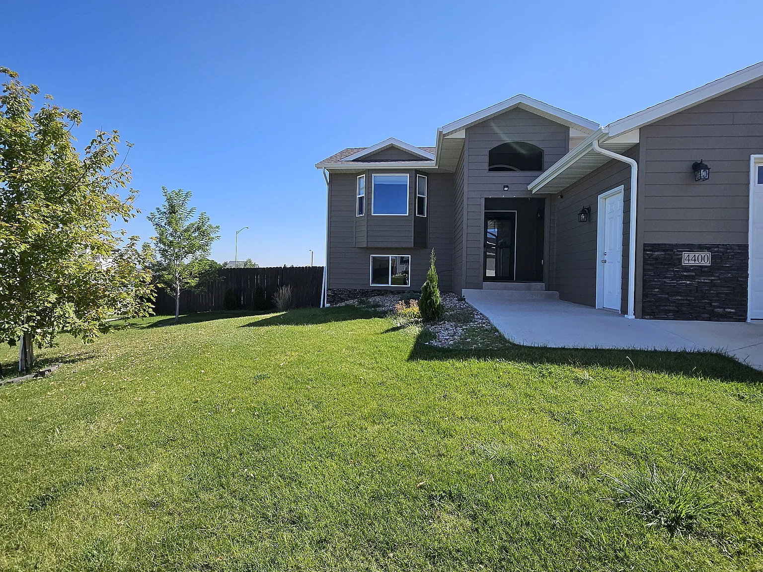 4 bed, 2358 sqft, $2,400 — Photo 1