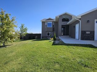 4400 Beringer Dr, Rapid City, SD 57703