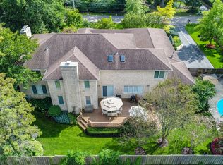 830 Pleasant Ln, Glenview, IL 60025