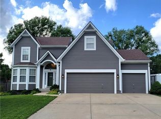 20586 W 220th St, Spring Hill, KS 66083