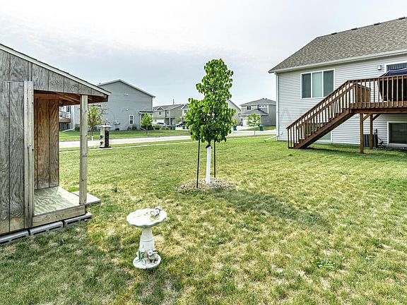 5th image of 1010 31st Ave W