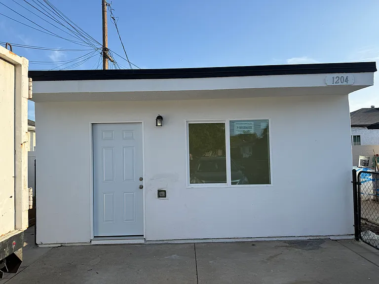 1204 S Spruce St — Photo 1
