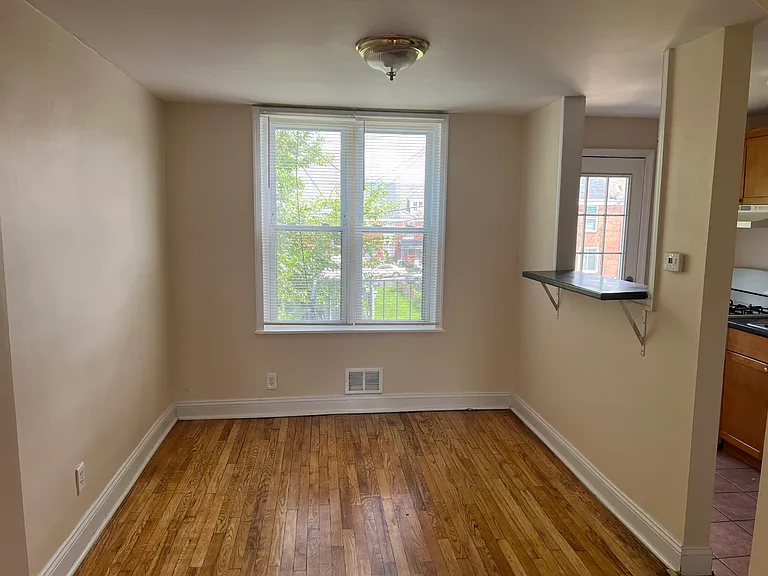 3318 Lake Ave — Photo 4