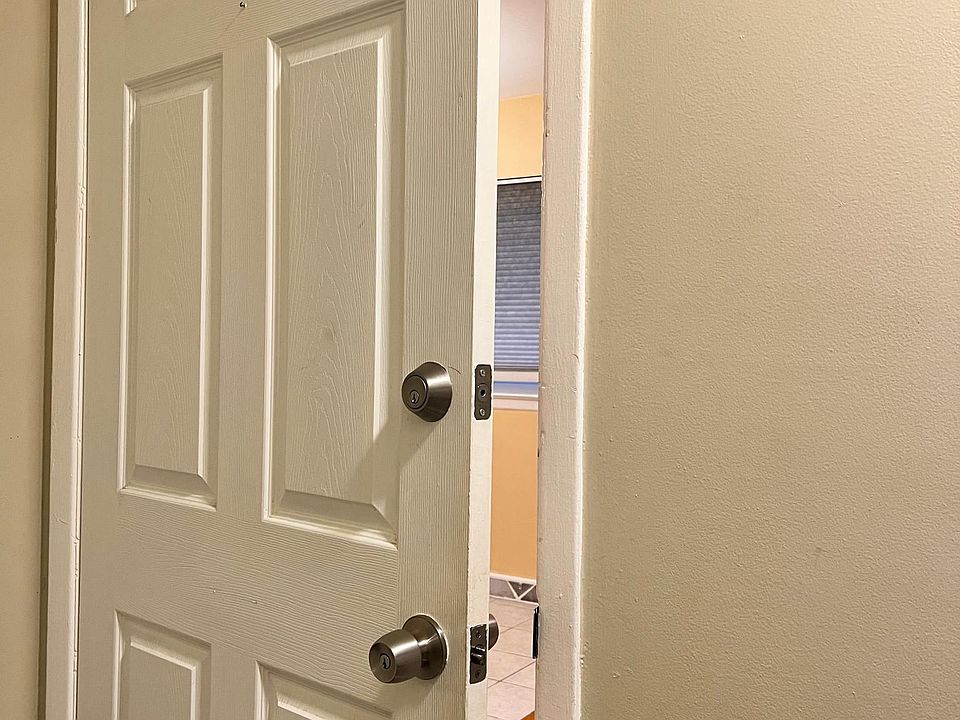 1st image of 258 Sommerville Pl #1